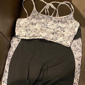 GAIAM Black and White Leggings